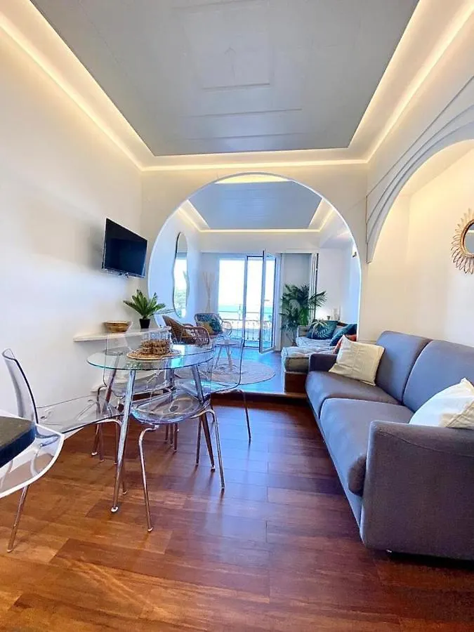 Le Rocamare -Superb-Atypical Sea View-A.C-Wifi Apartment Nice 0*,